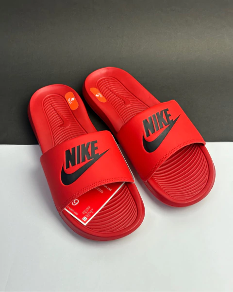 Chinelo Nike Victori One Slide