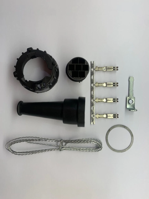 TOMADA SENSOR 4 PINOS CHATOS (SO BASE) 215992025F