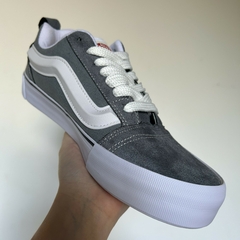 Vans KNU Gris en internet
