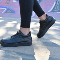 Nike Air Force negra