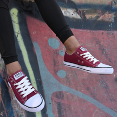 Converse Bordo en internet
