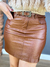 SAIA RESINADA COM CINTO TACHINHAS_7164 - Elegant Modas