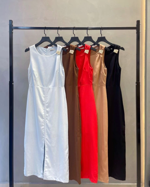 VESTIDO EM LINHO DETALHE EM BROCHE FENDA FRONTAL_7519 - comprar online