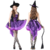Vestido de bruxa roxo com detalhes em teia de aranha, chapéu preto e meia-calça com padrão de teia.