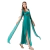 Modelo feminina usando um vestido longo verde com detalhes em chiffon e sandálias, posando com um leve sorriso.