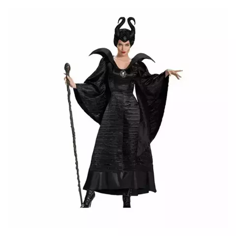 Fantasia feminina Malévola, com vestido preto e capa, segurando um bastão.