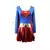 Mulher vestindo fantasia adulta de super heroína feminina com vestido azul e saia vermelha brilhante, capa vermelha e botas vermelhas