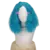 Peruca azul com cabelo ondulado, adornada com clipes roxos, representando personagens de animação.