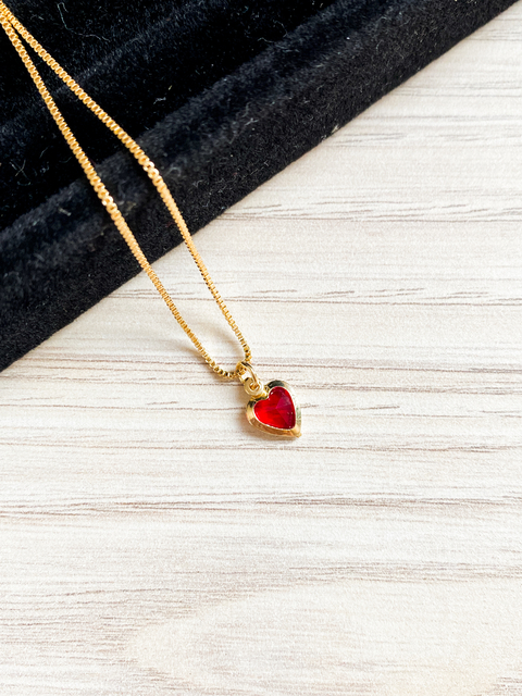 COLAR PINGENTE DE CORAÇÃO VERMELHO 8MM | BANHADO A OURO 18K