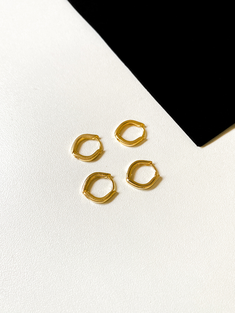 ARGOLINHA LISA OVAL | BANHADO A OURO 18k