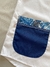 Guardapolvo blanco pechera azul palma - Ciruela