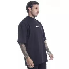 Camiseta Oversized Gola Alta preta