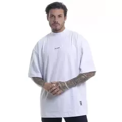 Camiseta Oversized Gola Alta branca