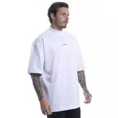 Camiseta Oversized Gola Alta branca