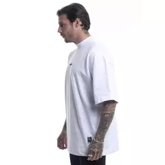 Camiseta Oversized Gola Alta branca