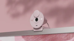 Cámara Web Logitech Brio 300 Full HD 1080p USB-C con RightLight y Tapa Privacidad en internet