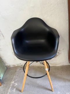 BANQUETA $70.000 ALTA NEGRA 1MT DE ALTO - comprar online