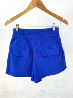 SHORT ZARA DE JEAN AZUL TIRO ALTO CON BOLSILLOS GRANDES ATRAS en internet