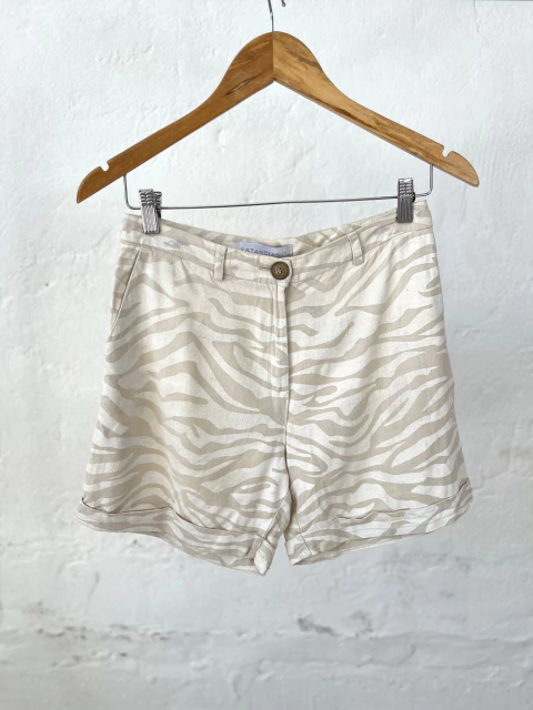 SHORT ESTANCIAS LINO BLANCO Y BEIGE - comprar online