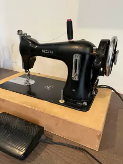 MAQUINA $ 300.00 DE COSER NECCHI- APTA PARA COSTURA DE CUERO - Galpón Chic