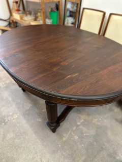 MESA OVALADA ESTILO INGLES $ 400.000 en internet