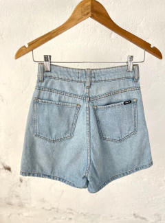 SHORT PIETA JEAN en internet