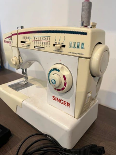 MAQUINA DE COSER SINGER FLORENCIA 67 $150.000 en internet