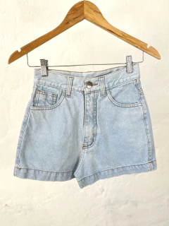 SHORT REBEL CELESTE TIRO ALTO - comprar online