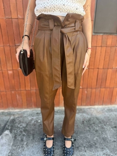 PANTALON CHER ENGOMADO HABANO - comprar online