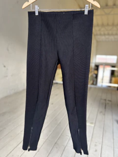 PANTALON CHER NEGRO CON CIERRE EN PARTE DE ABAJO - comprar online