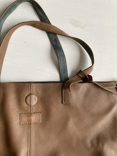CARTERA AMPHORA MARRON - Galpón Chic