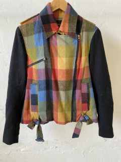 BLAZER AYRES PAÑO A CUADROS CON MANGAS NEGRAS - comprar online