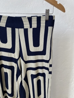PANTALON JAZMIN CHEBAR ESTAMPADO AZUL Y BEIGE en internet
