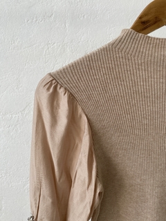 SWEATER KLIPSO BEIGE TEJIDO MANGAS GLOBO CON APLIQUES PLATEADOS en internet