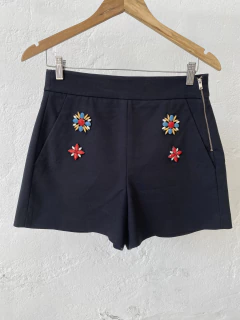 SHORT ZARA NEGRO BORDADO FLOR - comprar online