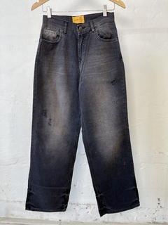 JEAN CHER NEGRO DESGASTADO MOM - comprar online