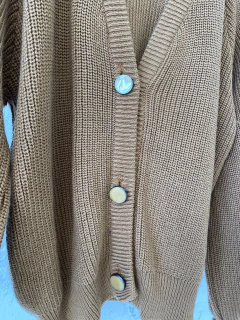 CARDIGAN SHIBINDA MARRON TEJIDO - Galpón Chic