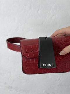 RIÑONERA PRUNE NUEVA CROCCO ROJO en internet