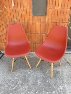 SILLAS EAMES ROJA X2 $20.000 c/u - comprar online