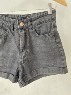 SHORT SALSA DE JEAN NEGRO en internet