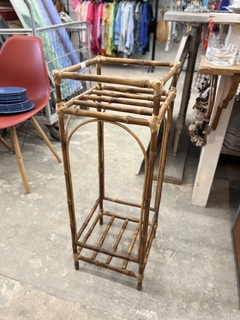 MESA MIMBRE PORTA MACETA $60.000 - comprar online