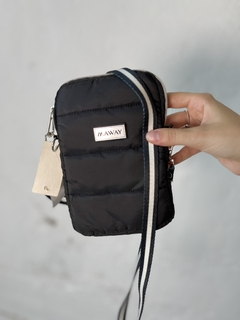 POUTCH MAWAY NEGRO - comprar online