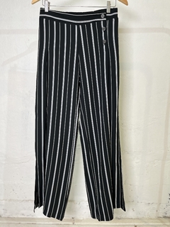PANTALON PALAZO TESKIO RAYADO NEGRO Y BLANCO CON BOTONES AL COSTADO - comprar online
