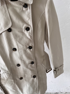 TRENCH IMPERMEABLE ZARA COLOR CRUDO en internet
