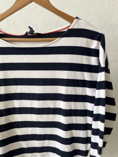BUZO TOMMY RAYADO BLANCO Y AZUL en internet