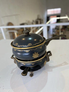 OLLA $ 95.000 AZUL DE LOZA - DIBUJOS DORADOS APTA FONDEU CON ASAS Y QUEMADOR DE BRONCE