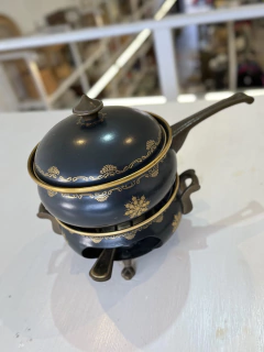 OLLA $ 95.000 AZUL DE LOZA - DIBUJOS DORADOS APTA FONDEU CON ASAS Y QUEMADOR DE BRONCE - comprar online