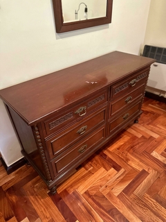 COMODA ROBLE ESTILO ISABELINO $400.000 - comprar online