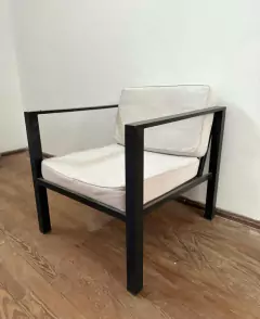 SILLON INDIVIDUAL DE HIERRO INCLUYE ALMOHADONES - MEDIDAS 70 X 75 $85.000 en internet