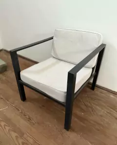 SILLON INDIVIDUAL DE HIERRO INCLUYE ALMOHADONES - MEDIDAS 70 X 75 $85.000